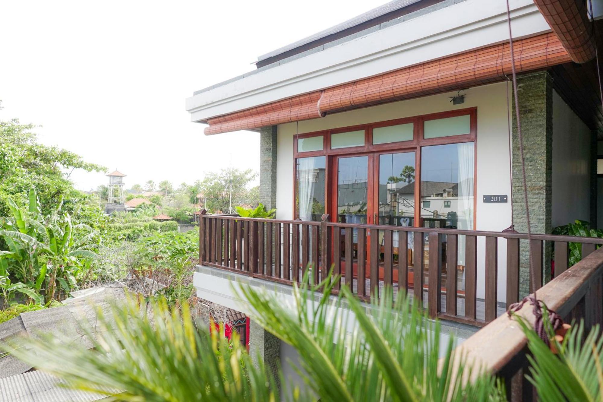 Tropical Beach House Bali Семіньяк Екстер'єр фото