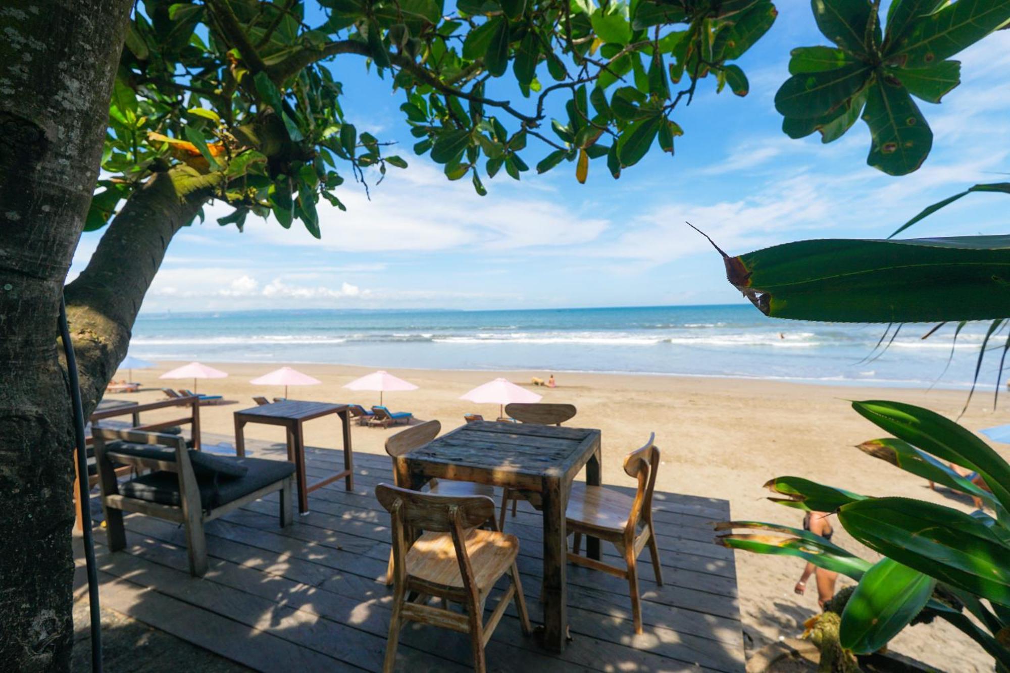 Tropical Beach House Bali Семіньяк Екстер'єр фото
